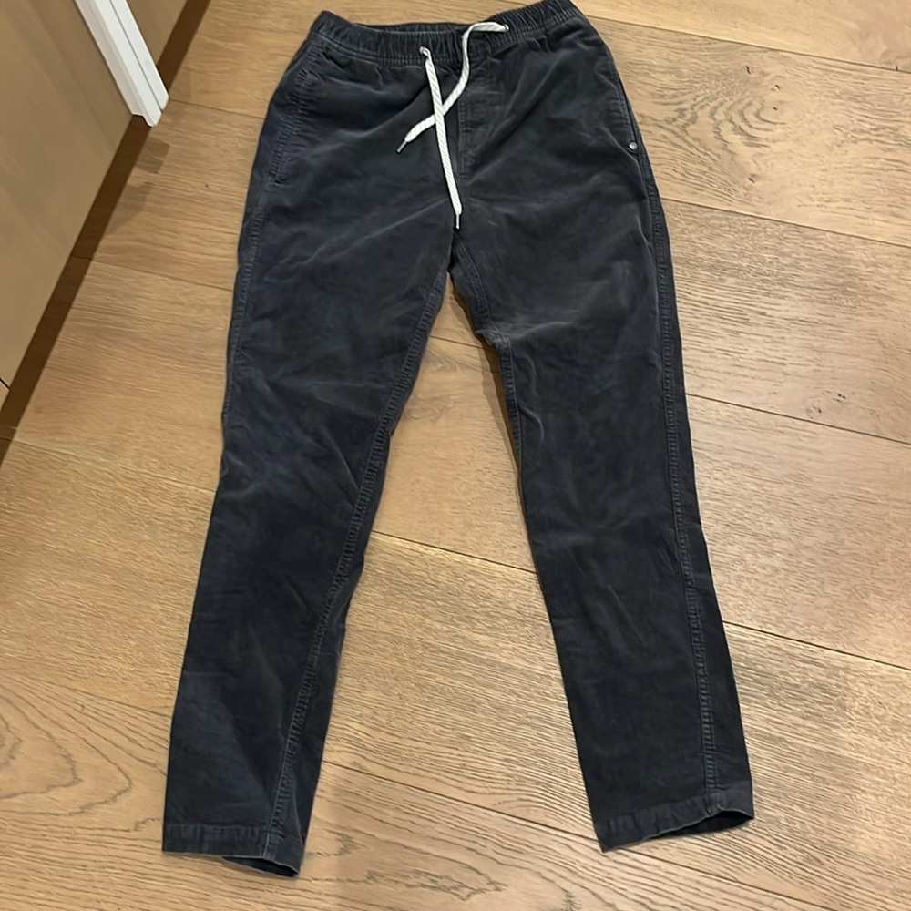 Cypriot cord men's pant size small
Great condition worn once